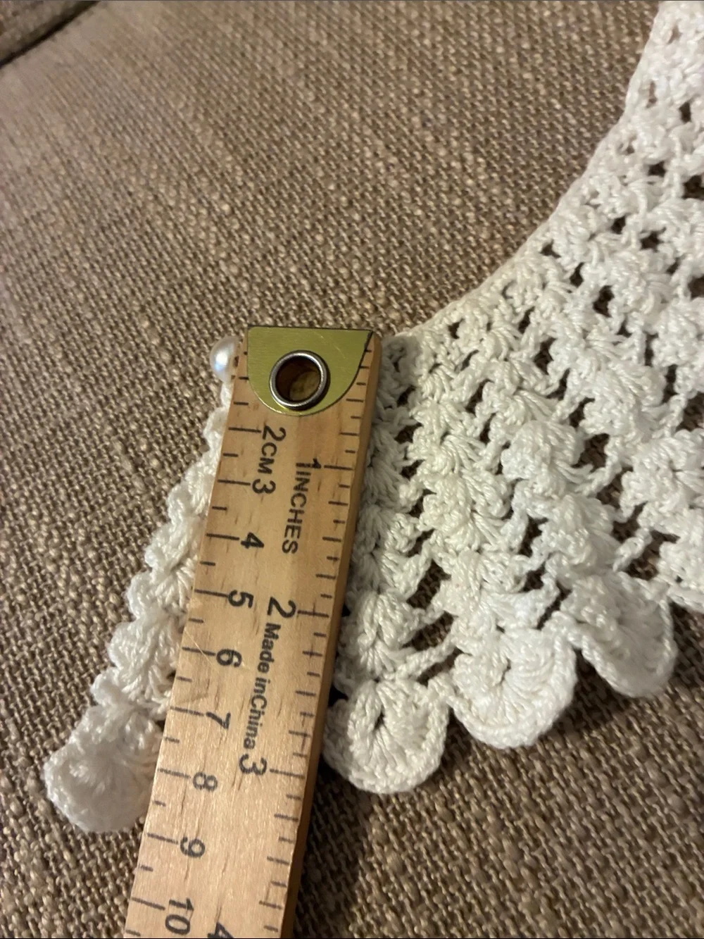 Hand-Crocheted Cream Lace Decorative Collar Pearl Button